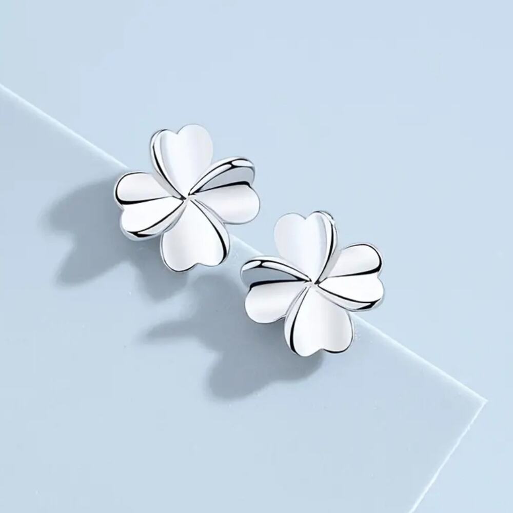 4 leaf clover silver tone St. Patrick's day lucky post earrings